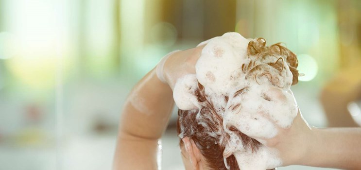Skånsom shampoo til tør hovedbund