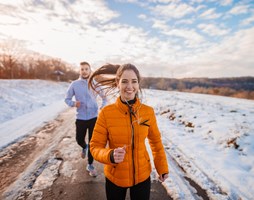 Hold hele kroppen i topform med træning og den rette hudpleje – hele året rundt!