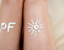 7 tips: Sådan husker du solbeskyttelse på sommerferien under sydens sol